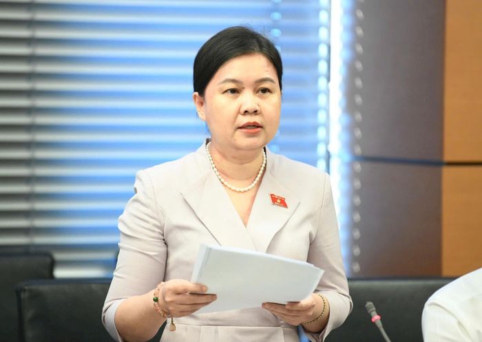 Đại biểu Nguyễn Phương Thủy (Đoàn Hà Nội) phát biểu. Ảnh: Như Ý