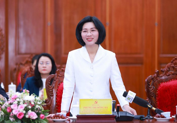 Chủ tịch HĐND thành phố Hà Nội Phùng Thị Hồng Hà đưa ra 5 định hướng nhằm làm sâu sắc hơn quan hệ hợp tác giữa Hà Nội và Lâm Đồng. Ảnh: Văn Tuyến