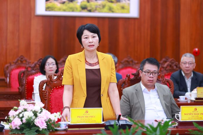 Phó Bí thư Tỉnh ủy, Chủ tịch Ủy ban Mặt trận Tổ quốc Việt Nam tỉnh Lâm Đồng Phạm Thị Phúc phát biểu tại hội nghị. Ảnh: Văn Tuyến