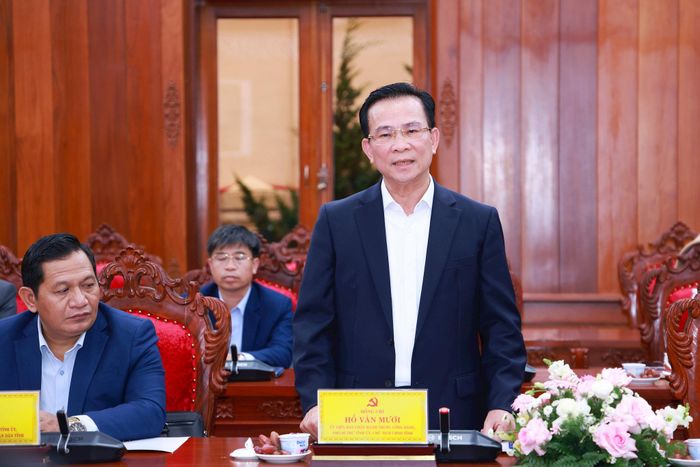 Chủ tịch UBND tỉnh Lâm Đồng Hồ Văn Mười kết luận hội nghị. Ảnh: Văn Tuyến