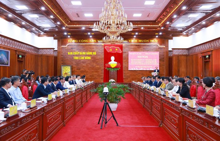 Quang cảnh hội nghị. Ảnh: Văn Tuyến