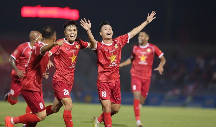 CLB Hồng Lĩnh Hà Tĩnh có chiến thắng kịch tính phút thứ 89. Ảnh: HLHT FC