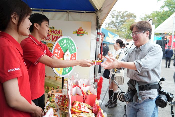 Việc giới thiệu phở tại Tokyo vì thế không chỉ nhằm quảng bá một món ăn nổi tiếng mà còn mở ra cơ hội để công chúng Nhật Bản tìm hiểu sâu hơn về văn hóa, con người Việt Nam.