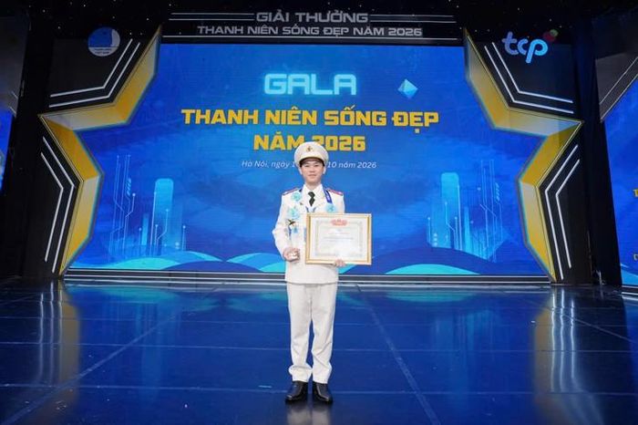 Bác sĩ Trọng vinh dự nhận giải thưởng Thanh niên Sống đẹp 2026. Ảnh nhân vật cung cấp