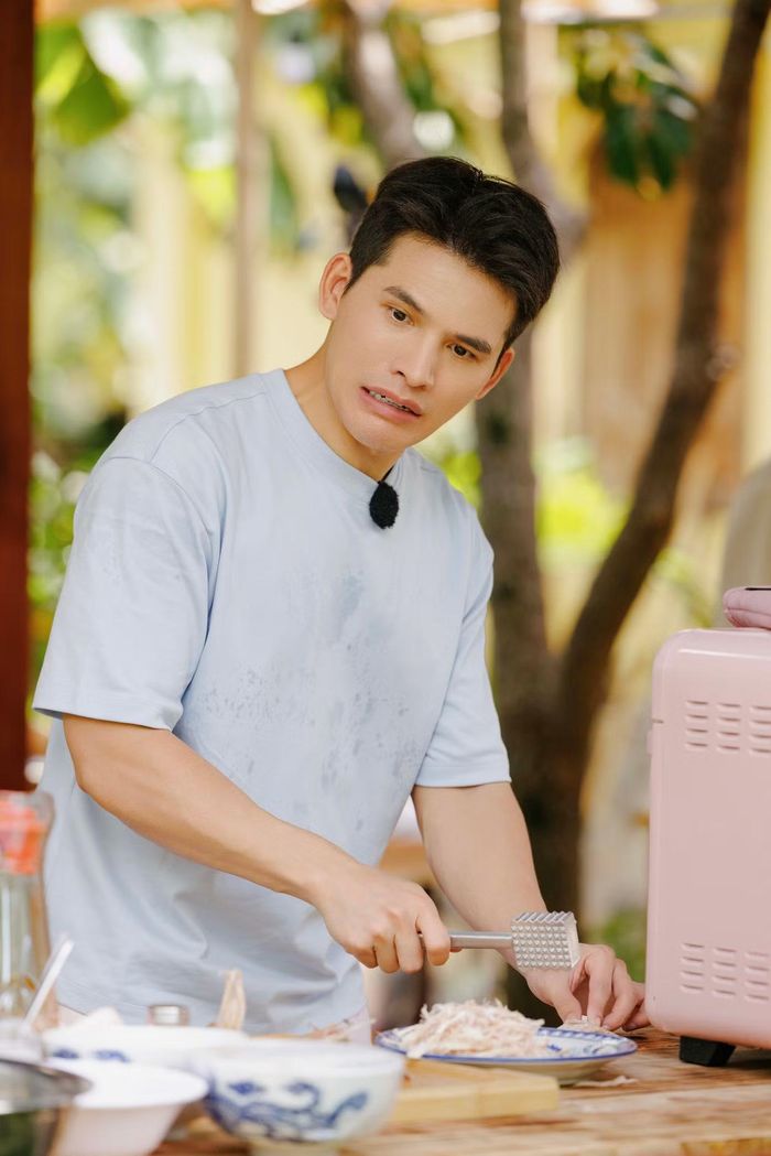 Biểu cảm đáng yêu của "Dì Lệ" Quốc Thiên.