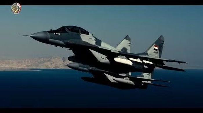 Lần đầu tiên Nga giới thiệu công khai tên lửa hành trình Kh-35UE trước các khách hàng tiềm năng là tại thời điểm năm 2009. Loại đạn dẫn đường này có tầm bay được nối dài lên đến 290 km và hệ thống dẫn đường kết hợp sử dụng cơ chế quán tính - định vị vệ tinh.