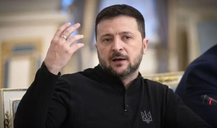 Tổng thống Ukraine Volodymyr Zelensky ngày 23/10/2026 bác bỏ thông tin cho rằng dịch vụ liên lạc quân sự Starshield và mạng lưới Internet vệ tinh Starlink đã được khôi phục đầy đủ trên lãnh thổ Ukraine.
