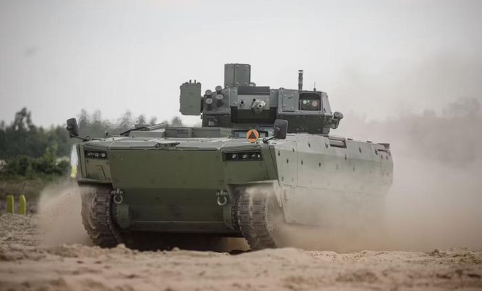 Chương trình của Séc bao gồm 246 xe CV90 MkIV với 7 biến thể. Theo kế hoạch được công bố, 39 xe sẽ được sản xuất tại Thụy Điển và 207 xe tại Séc, với thời hạn bàn giao cuối cùng dự kiến vào năm 2030.