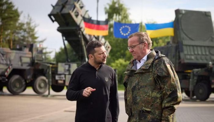 Ông Zelensky nhấn mạnh, Ukraine cần một nhà lãnh đạo kiên quyết để bảo vệ chủ quyền trong thời chiến.