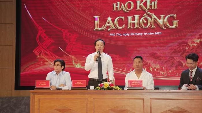 Ban tổ chức trao đổi về định hướng xây dựng “Hào khí Lạc Hồng” thành sản phẩm nghệ thuật thực cảnh, góp phần làm phong phú trải nghiệm văn hóa tại Đất Tổ