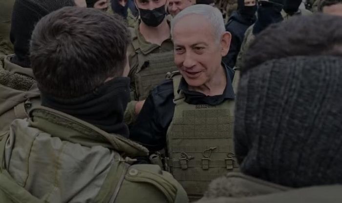 Ông Netanyahu cáo buộc tân Lãnh tụ Tối cao Iran Mojtaba Khamenei tiếp tục theo đuổi con đường của người cha quá cố và tìm cách phát triển vũ khí hạt nhân, nhưng không đưa ra bằng chứng cho tuyên bố này.