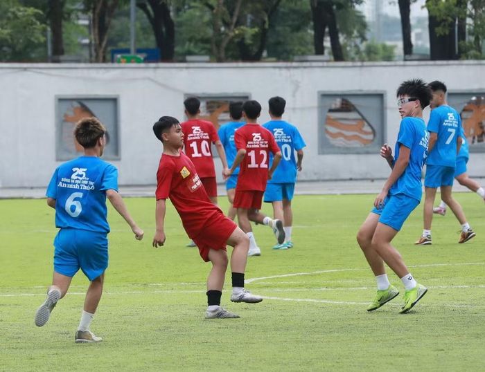 Bảng P: THPT Phan Huy Chú Quốc Oai 0-1 THPT Dewey Tây Hồ Tây