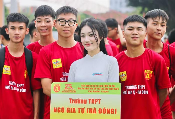 Nữ sinh Hà thành khoe sắc trong ngày hội bóng đá An ninh Thủ đô 2026