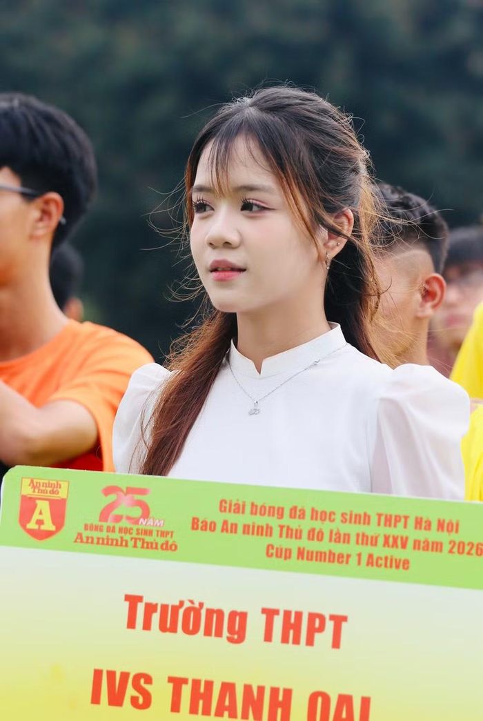 Nữ sinh Hà thành khoe sắc trong ngày hội bóng đá An ninh Thủ đô 2026