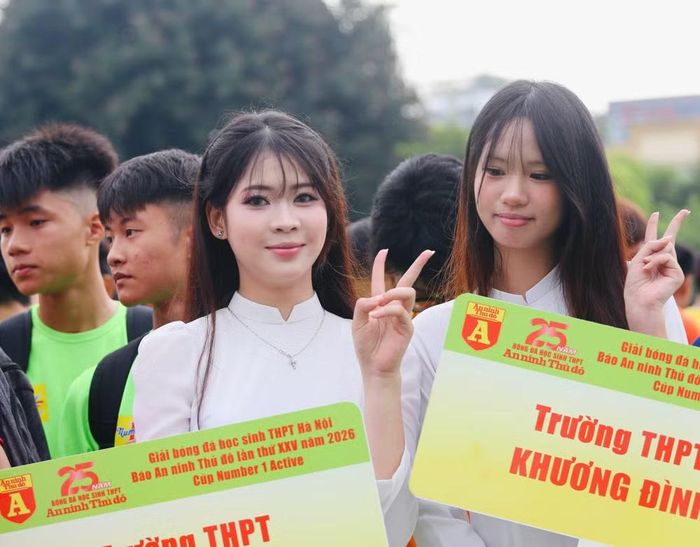Nữ sinh Hà thành khoe sắc trong ngày hội bóng đá An ninh Thủ đô 2026