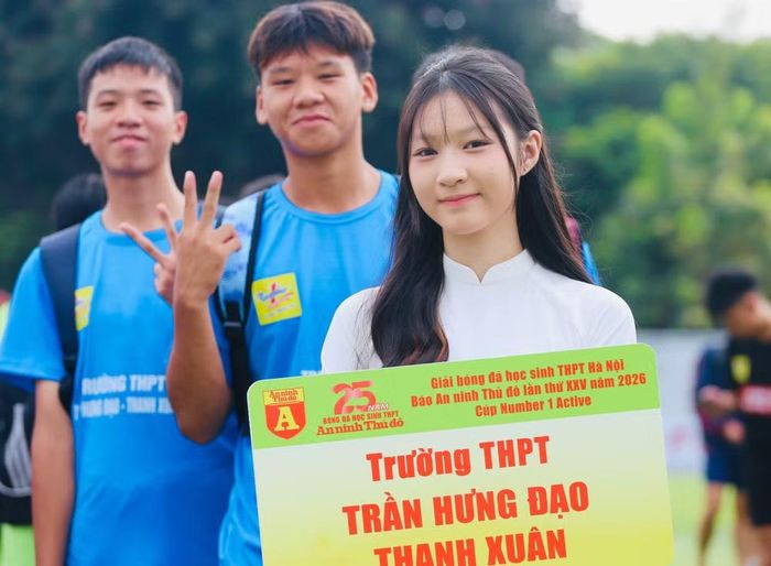 Nữ sinh Hà thành khoe sắc trong ngày hội bóng đá An ninh Thủ đô 2026