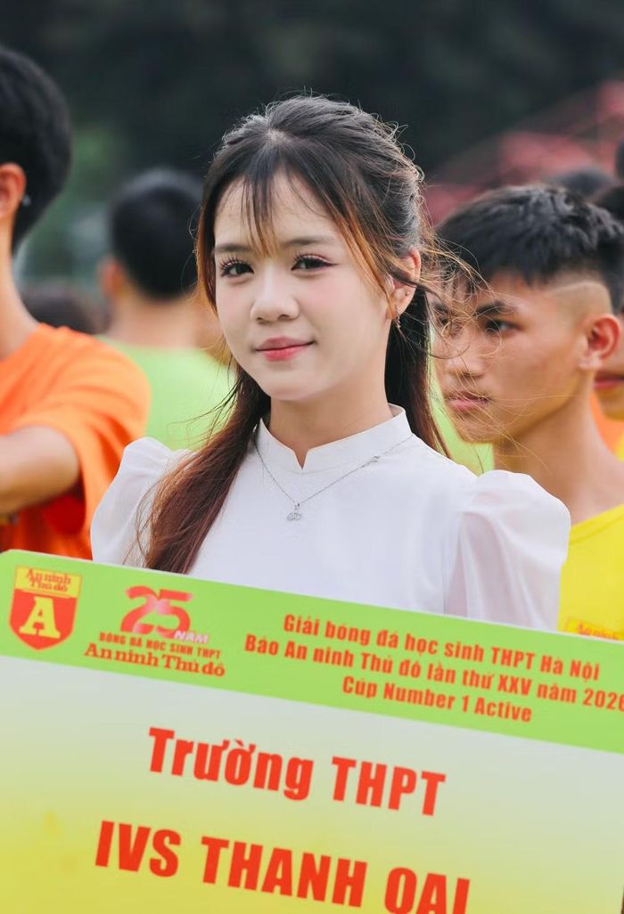 Nữ sinh Hà thành khoe sắc trong ngày hội bóng đá An ninh Thủ đô 2026