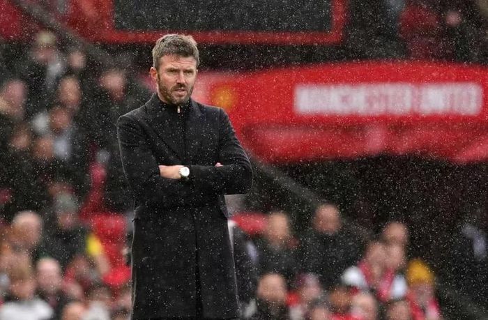 Michael Carrick trước sức ép bị sa thải lớn (Ảnh: Martin Rickett/PA)