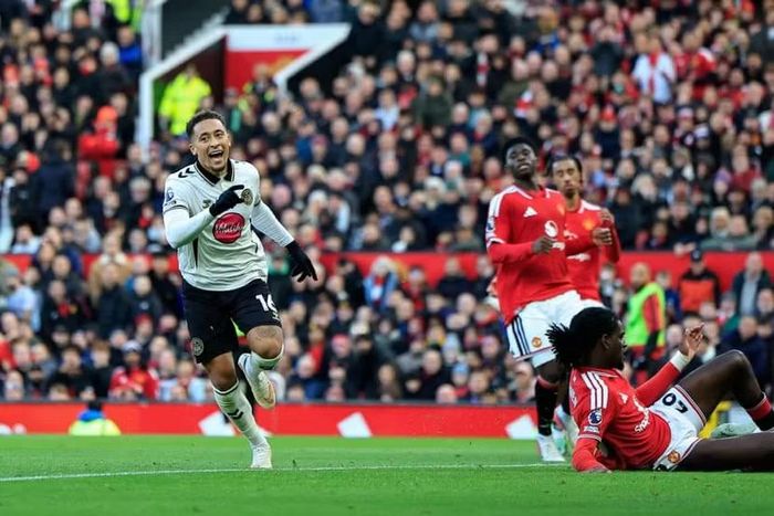 Đội khách nhấn chìm MU (Ảnh: Conor Molloy/ProSports/Shutterstock)