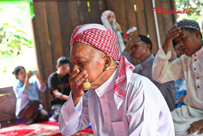 Tết Raya Aidil Fitri không chỉ là ngày lễ của đức tin mà còn là dịp nhắc nhớ về cội nguồn, tình thân và trách nhiệm gìn giữ truyền thống. Sự tiếp nối của các thế hệ góp phần duy trì những giá trị văn hóa đặc sắc của đồng bào Chăm Islam trong đời sống đương đại.