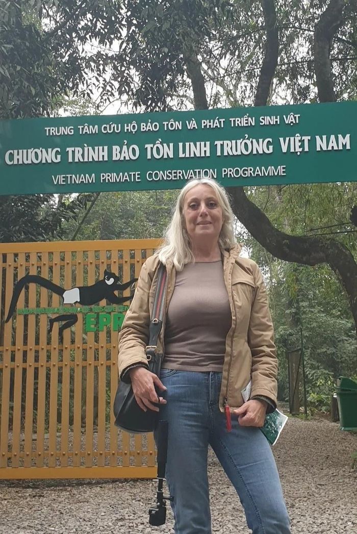 Barbara Turci (du khách Italy) đến thăm vườn Quốc gia Cúc Phương, tháng 1/2025. Ảnh: NVCC.