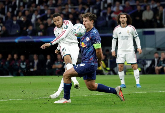  Mbappe ghi 42 bàn cho Real Madrid mùa 2025/26, đồng thời trở thành cầu thủ ghi nhiều bàn nhất lịch sử World Cup với 22 pha lập công. 