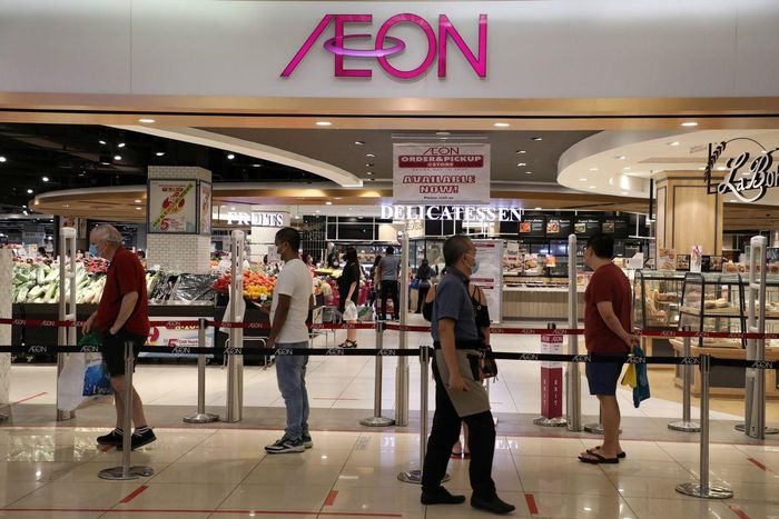  Các tập đoàn bán lẻ lớn như Aeon cũng bắt đầu tham gia vào xu hướng mới này. Ảnh: Reuters. 