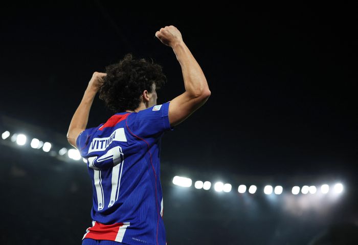 Vitinha phá kỷ lục chuyền bóng của Xavi tại Champions League với 1.602 đường chuyền thành công trong mùa 2025/26.