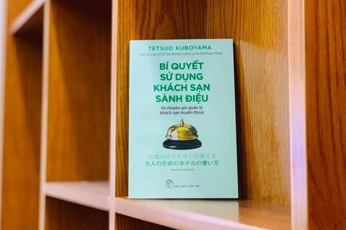 Cuốn Bí quyết sử dụng khách sạn sành điệu của tác giả Tetsuo Kuboyama, do Nguyễn Đỗ An Nhiên dịch, NXB Trẻ xuất bản năm 2019. Ảnh: NXB Trẻ.