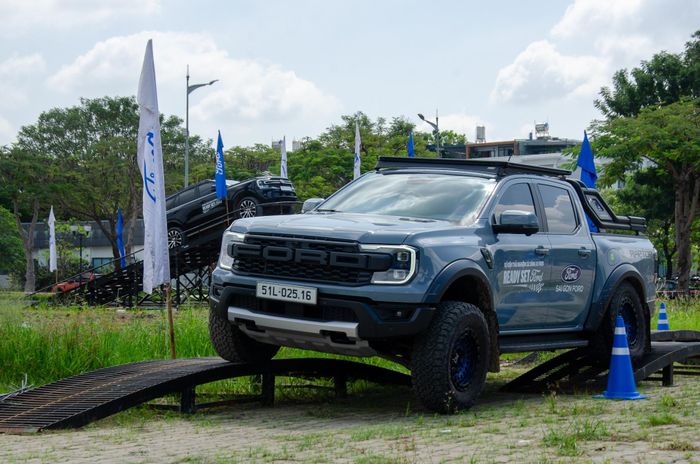  Loạt SUV, bán tải của Ford được mang vào bài thử địa hình tương đối khắc nghiệt. Ảnh: Phúc Hậu. 