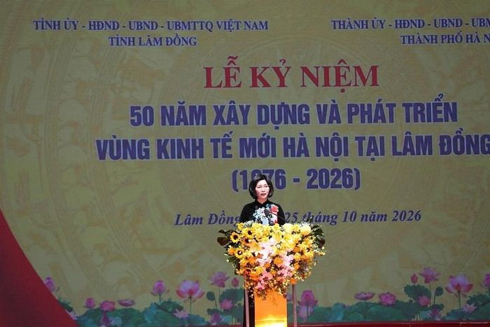Chủ tịch HĐND TP. Hà Nội Phùng Thị Hồng Hà phát biểu tại Lễ kỷ niệm