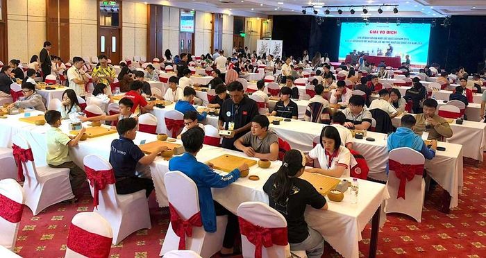 Giải đấu quy tụ nhiều kỳ thủ mạnh đến từ 15 đơn vị. Ảnh: Vietnamchess