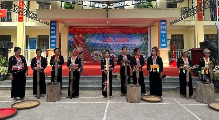 Lễ hội cũng là dịp giới thiệu nét đẹp văn hoá dân tộc Khơ Mú đến du khách