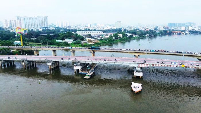 Công trình nâng tĩnh không cầu Bình Triệu 1 đã tháo gỡ “điểm nghẽn”, mở cánh cửa giao thông vận tải thủy (Ảnh: QUÝ HIỀN)