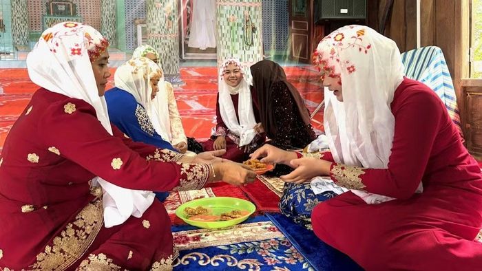 Tết Raya là dịp gắn kết cộng đồng Chăm Islam. (Ảnh: Ban tổ chức cung cấp)
