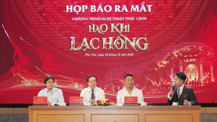 Họp báo công bố chương trình nghệ thuật thực cảnh “Hào khí Lạc Hồng”. (Ảnh: Ban tổ chức cung cấp)