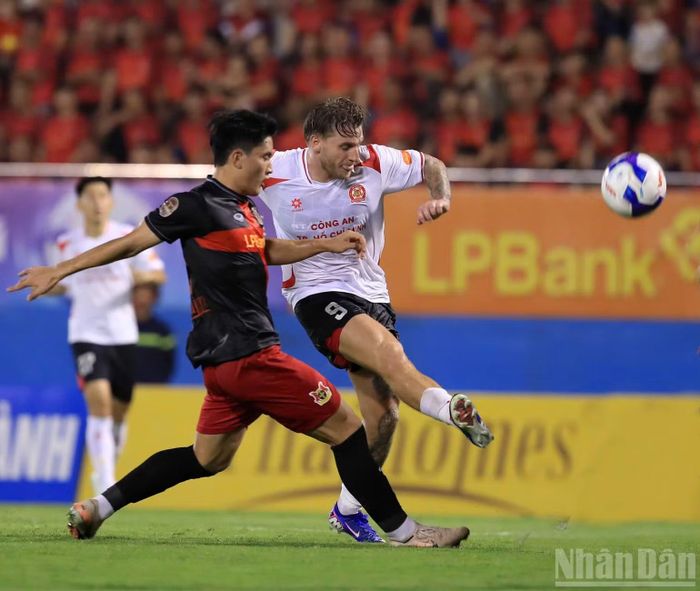 Công an Thành phố Hồ Chí Minh cố gắng phản công.
