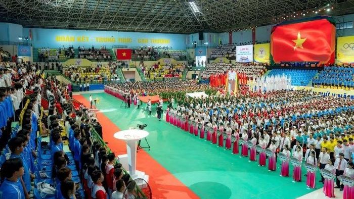 Phong trào “Toàn dân rèn luyện thân thể theo gương Bác Hồ vĩ đại”, “Mỗi người dân lựa chọn ít nhất một môn thể thao phù hợp để tập luyện thường xuyên” ngày càng lan tỏa rộng khắp tại Huế. (Ảnh: L.Hoàng)