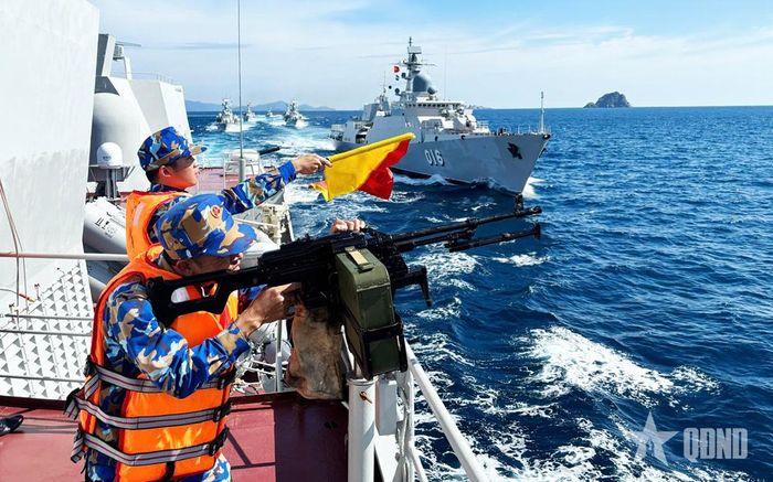  Cán bộ, chiến sĩ Lữ đoàn 162, Vùng 4 Hải quân huấn luyện phương án chiến đấu đối không.  