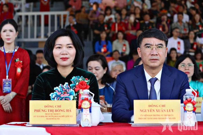  Lãnh đạo thành phố Hà Nội tham dự lễ kỷ niệm.