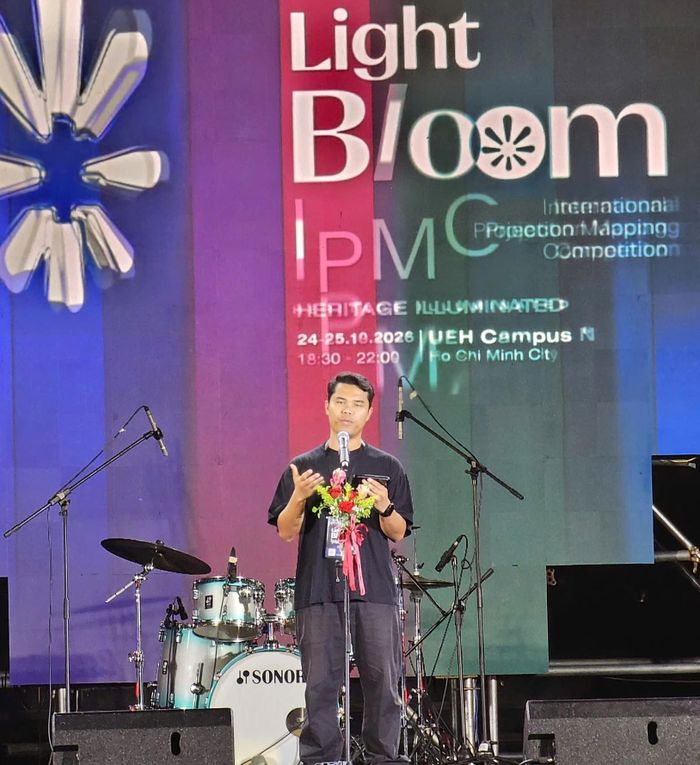 Ông Abdul Shakir, đại diện Ban giám khảo, phát biểu.
