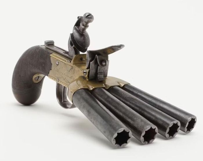 Súng chân vịt bốn nòng do Henry Nock chế tạo, hiện thuộc bộ sưu tập Powerhouse Museum. Ảnh: Powerhouse Collection.