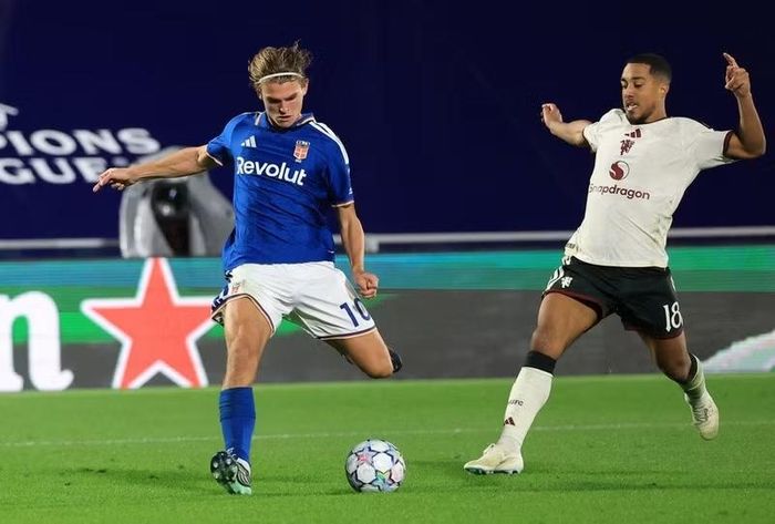 Nếu đội bóng Tây Ban Nha không đưa tiền vệ này trở lại Bernabeu, MU có thể có cơ hội cạnh tranh chữ ký của anh, dù Como muốn giữ chân ngôi sao của mình.