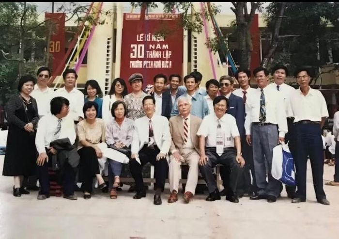 Hình ảnh tư liệu khi Trường THPT Hoài Đức A kỷ niệm tròn 30 năm thành lập.