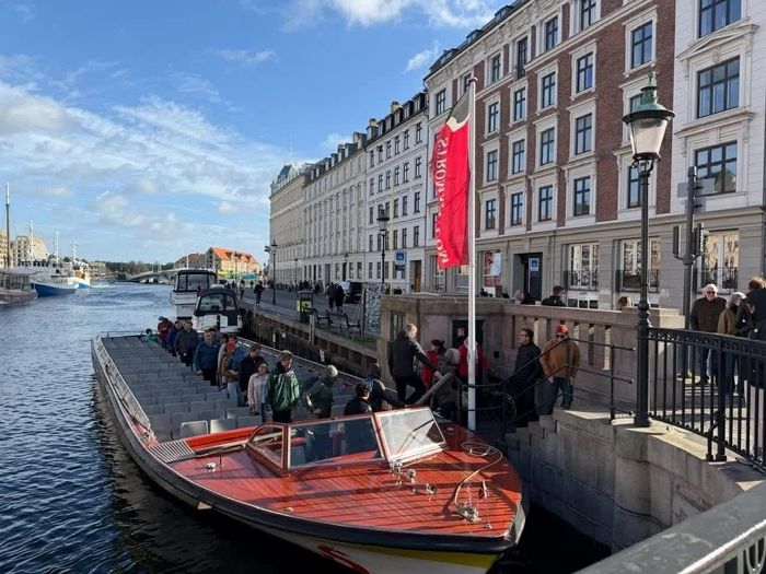 Điểm đến khiến lưu luyến nhất ở Copenhagen là Nyhavn. Tên gọi ấy trong tiếng Đan Mạch có nghĩa là Bến cảng mới. (Ảnh TGCC)
