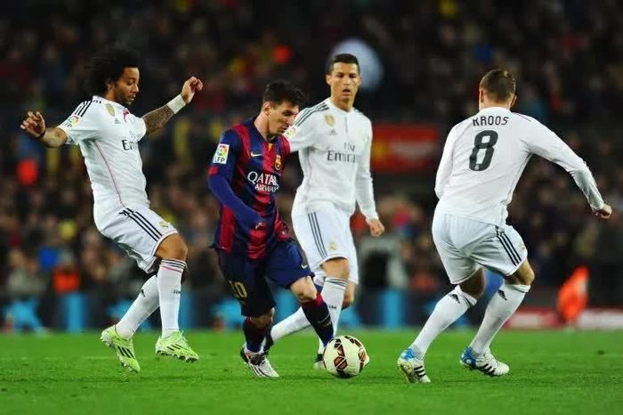 Messi và Ronaldo là tâm điểm của những màn so tài kinh điển trong lịch sử El Clásico. (Nguồn: Getty Images)