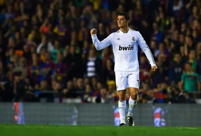 Cristiano Ronaldo đánh đầu ghi bàn quyết định, giúp Real Madrid đánh bại Barcelona trong trận chung kết Cúp Nhà vua Tây Ban Nha ngày 20/4/2011. (Nguồn: Getty Images)