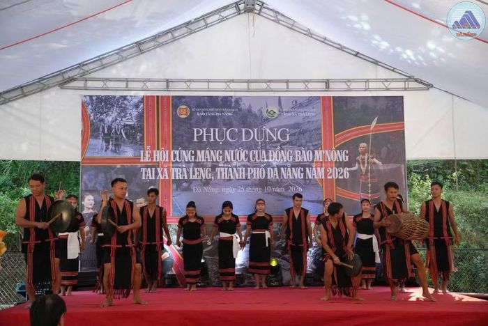 Tiết mục nghệ thuật đặc sắc tại lễ cúng máng nước của đồng bào dân tộc M’Nông. Ảnh: Cổng TTDT Đà Nẵng