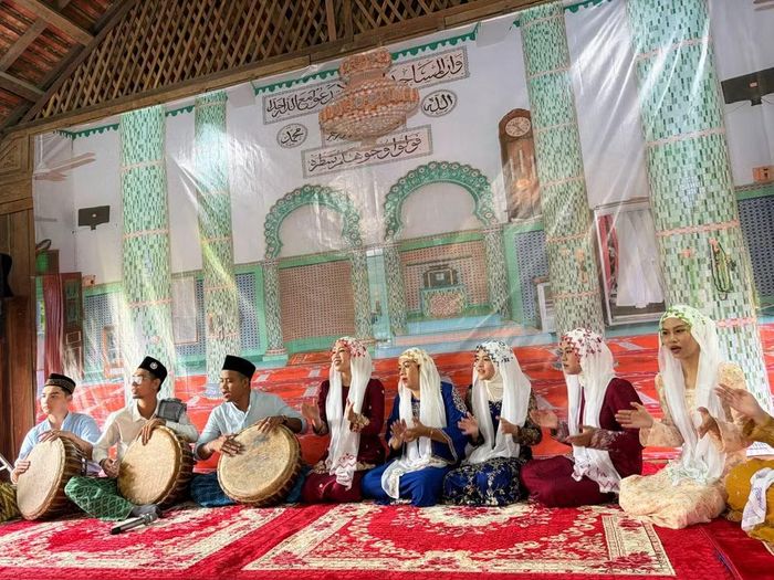 Tiết mục nghệ thuật đặc sắc trong ngày Tết Raya Aidil Fitri và chương trình nghệ thuật “Bản tình ca làng Chăm”. Ảnh: BTC