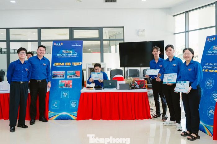 Đây là sản phẩm của thầy Phan Công Hậu cùng nhóm học sinh thuộc Câu lạc bộ AI của trường THPT Phạm Phú Thứ.